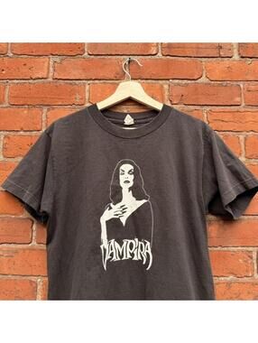 Vintage vampira t shirt 00s M